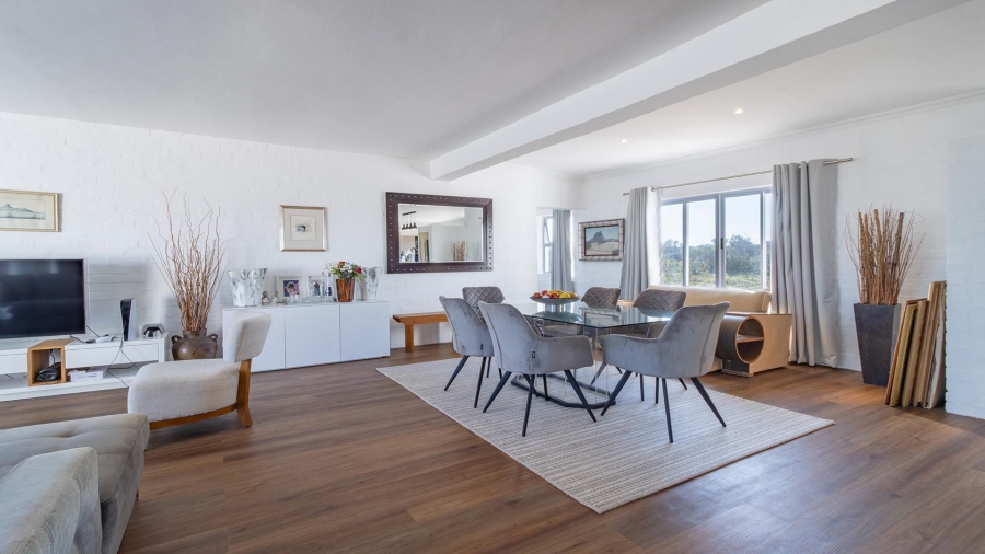 5 Bedroom Property for Sale in Grotto Bay Western Cape